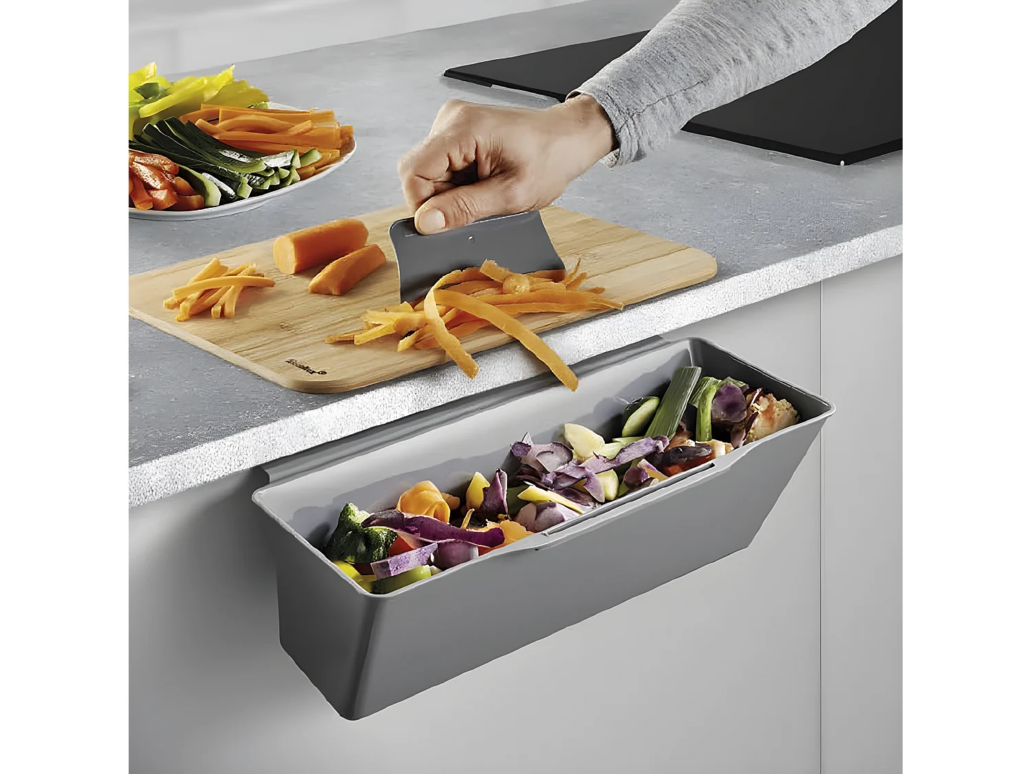 Conteneur à Déchets Organiques avec Grattoir CLEANTEX de Metaltex