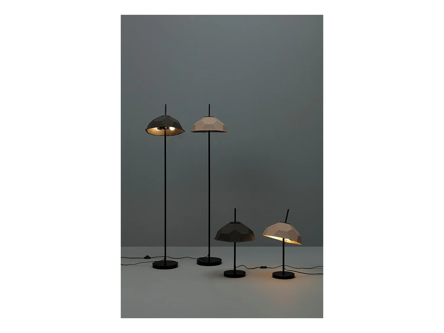 Lampadaire Egg - Gris tourterelle, Noir
