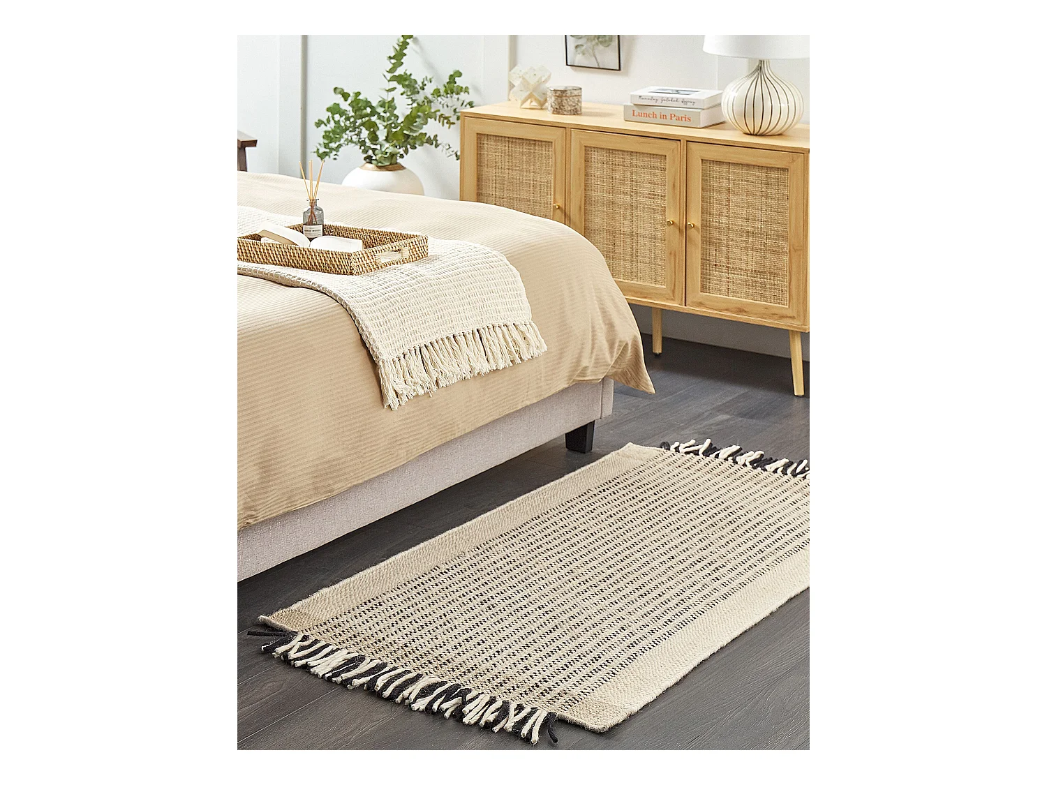 Teppich Wolle / Baumwolle beige 80 x 150 cm Fransen schwarz handgewebt Divarli