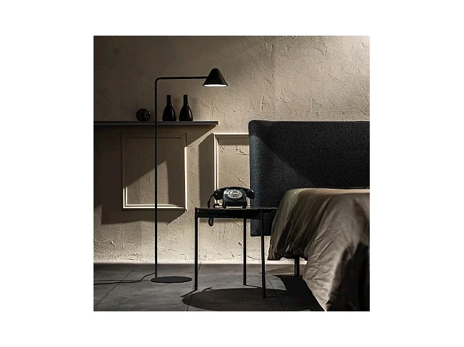 Antares - Lampa podłogowa LED w kolorze czarnego metalu