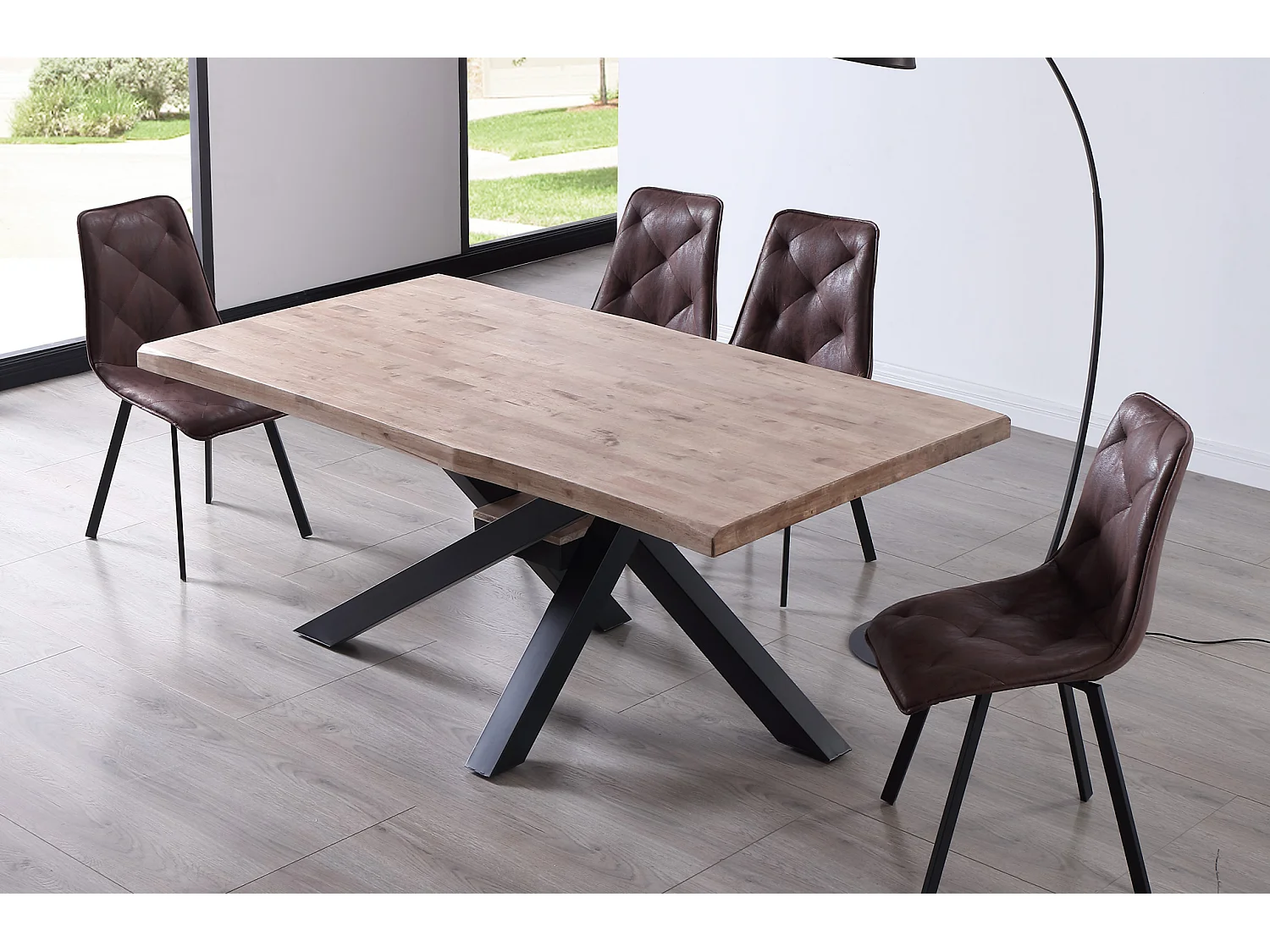 Table à manger rectangulaire en bois de chêne miel avec pieds en métal noir - Longueur 180 x Profondeur 100 x Hauteur 76 cm