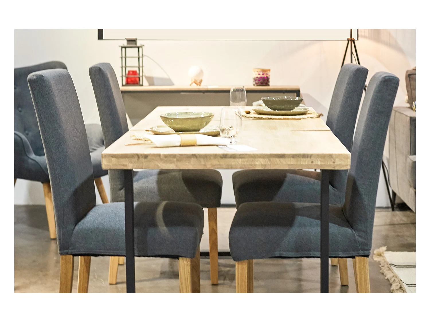 Table à manger rectangulaire extensible en bois de chêne avec pieds en métal - Longueur 140-180 x Profondeur 80 x Hauteur 76 cm