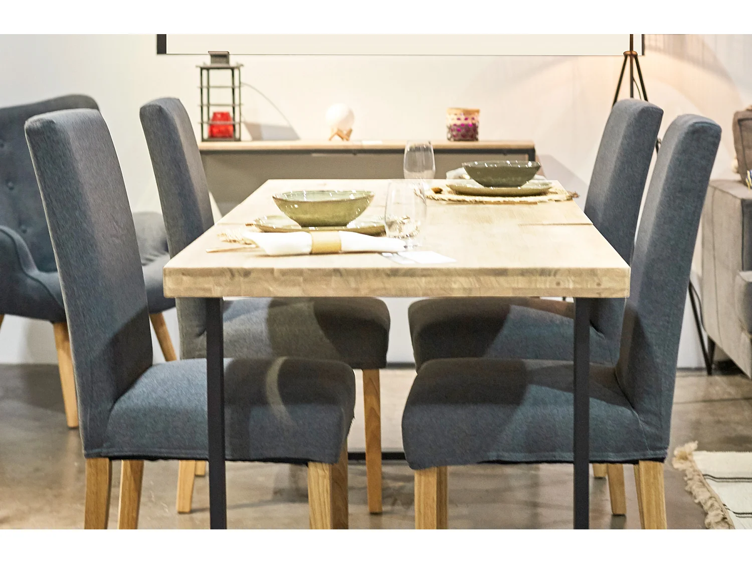 Table à manger rectangulaire extensible en bois de chêne avec pieds en métal - Longueur 140-180 x Profondeur 80 x Hauteur 76 cm