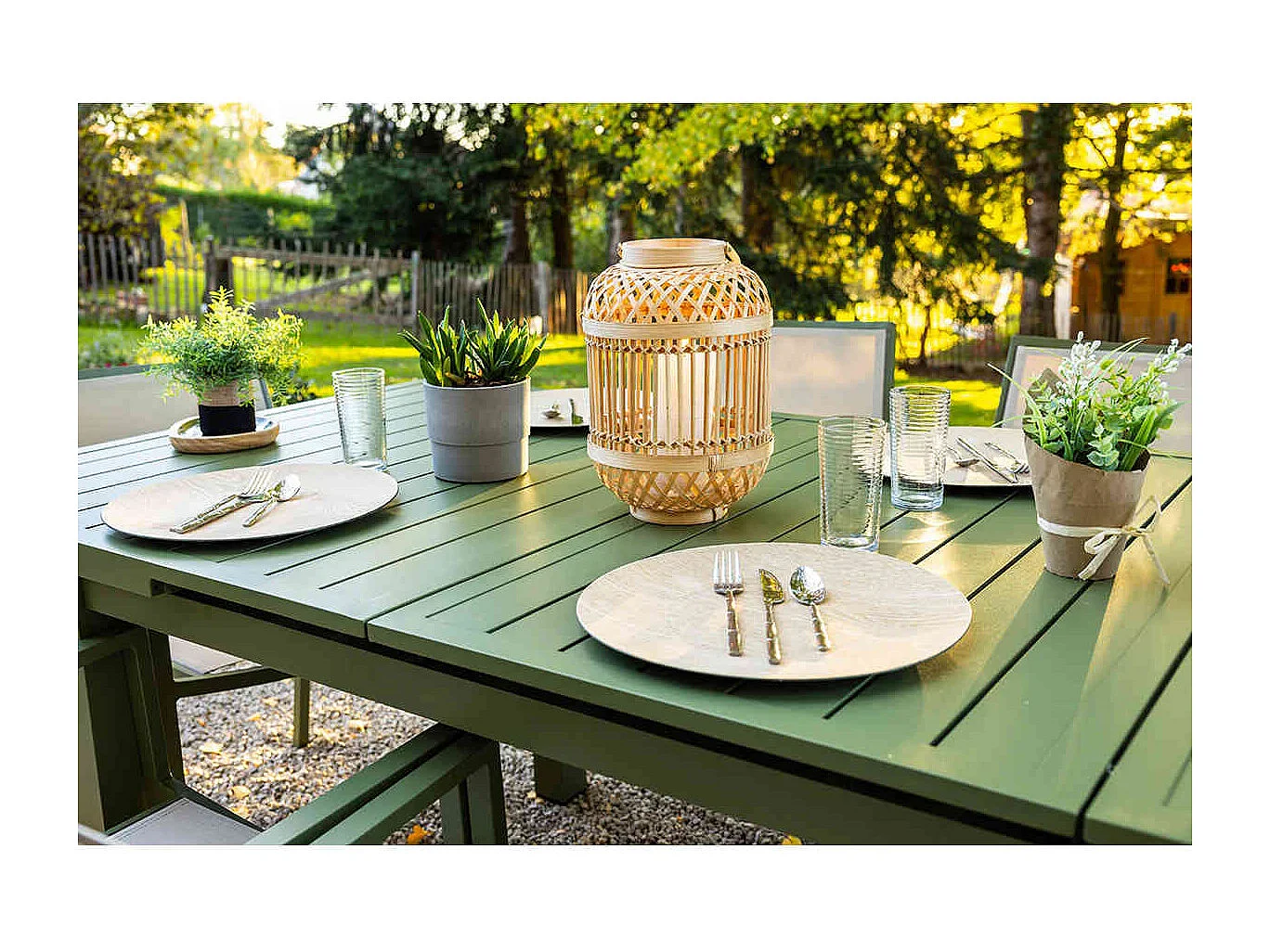 Table rectangulaire extensible Santorin 8/10 personnes en aluminium finition uni kaki - Jardiline
