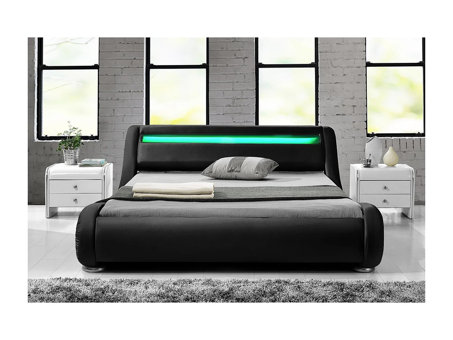 Bettgestell mit LED 140 x 190 cm in schwarzem PU SEATTLE