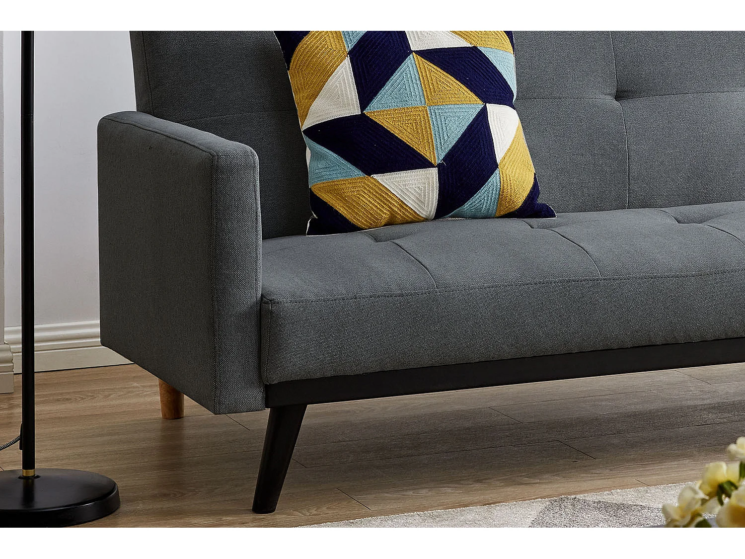 Canapé convertible 3 places en tissu gris foncé pieds noirs LEON