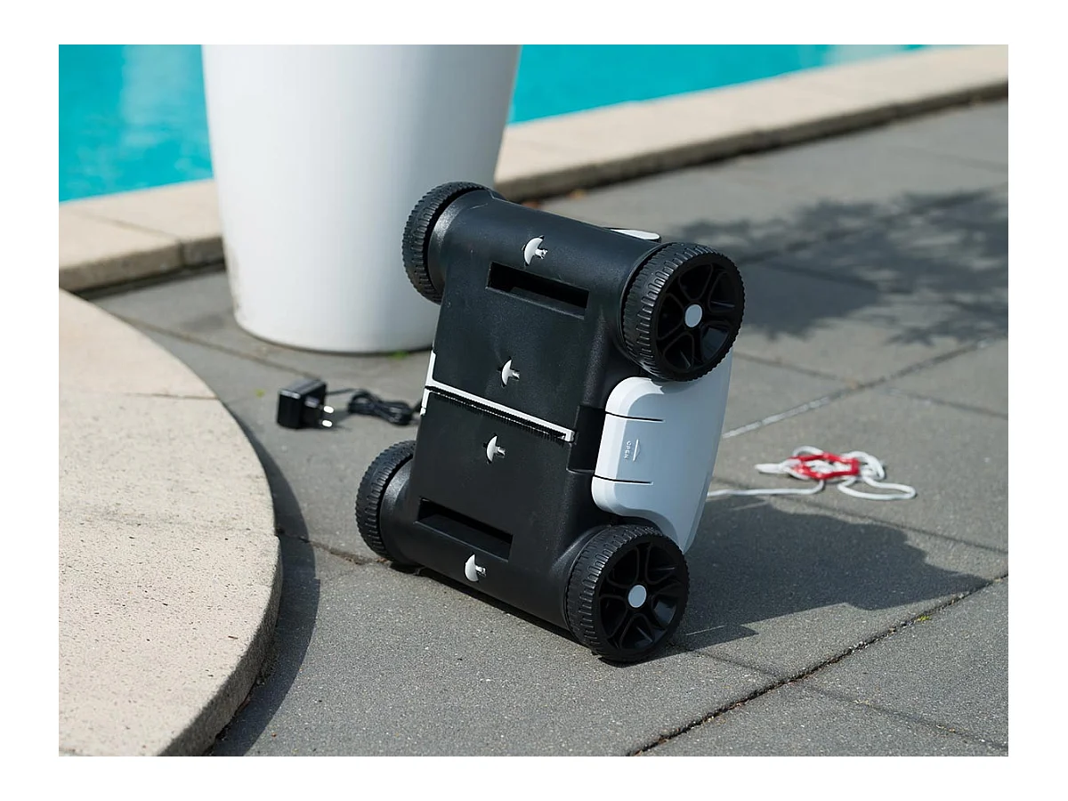 Robot de piscine sur batterie RobotClean Accu Pool - Ubbink