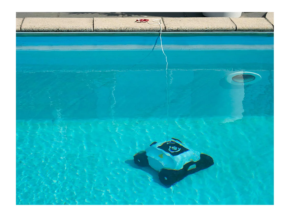 Robot de piscine sur batterie RobotClean Accu Pool - Ubbink