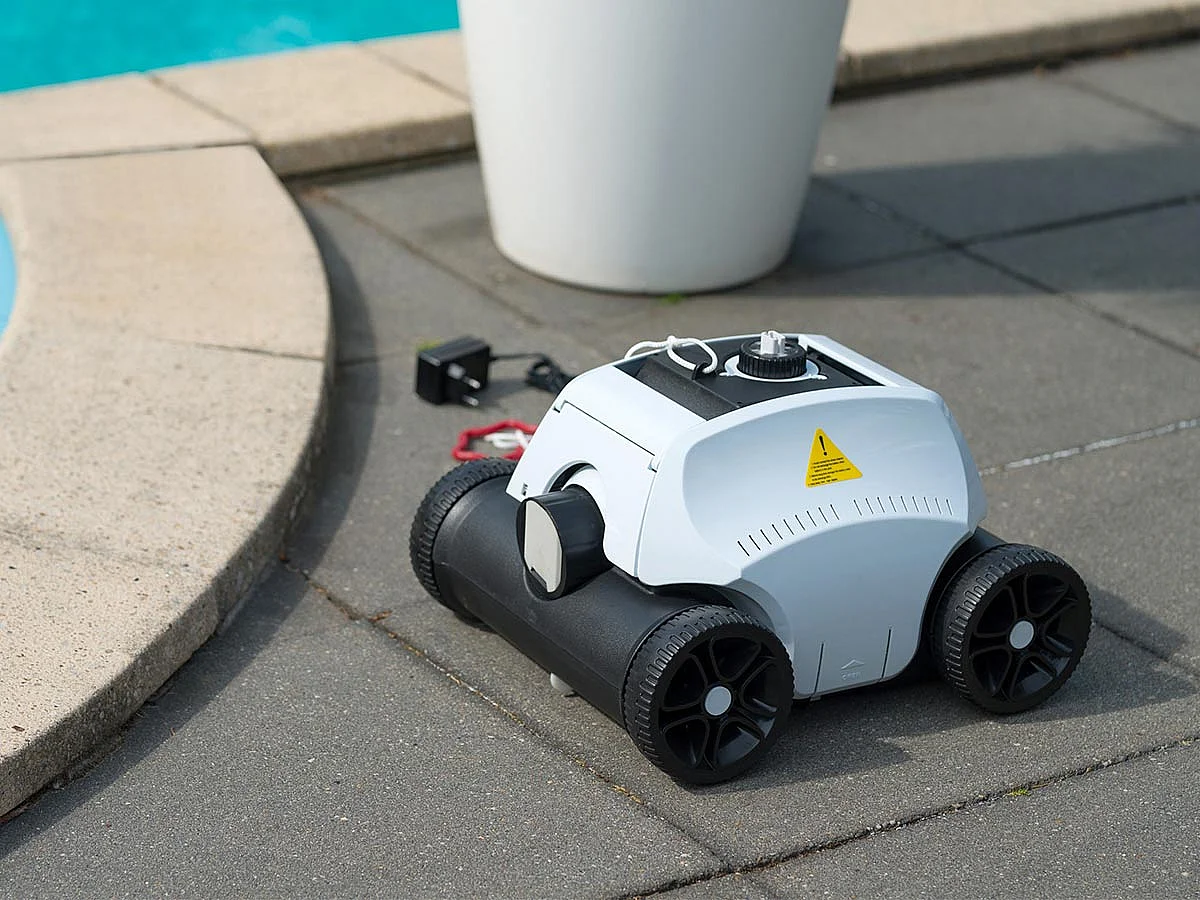 Robot de piscine sur batterie RobotClean Accu Pool - Ubbink