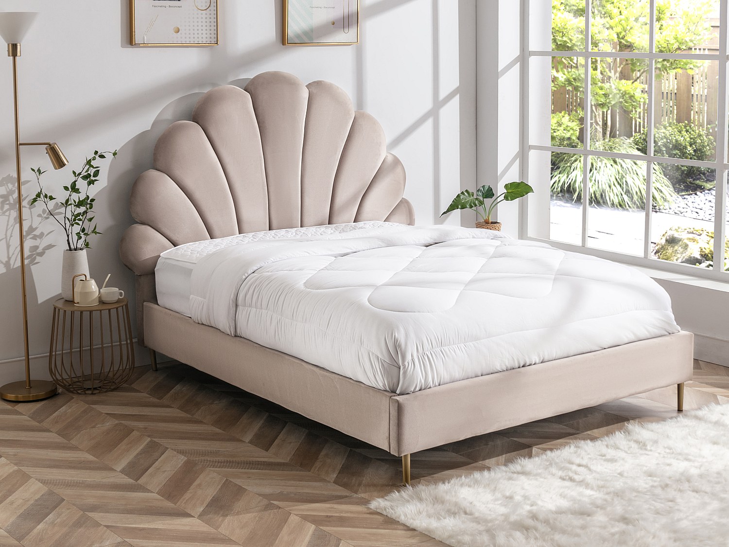 Vente-unique Bett Mit Kopfteil In Muschelform - 140 X 190 Cm - Samt- Beige - Livaya