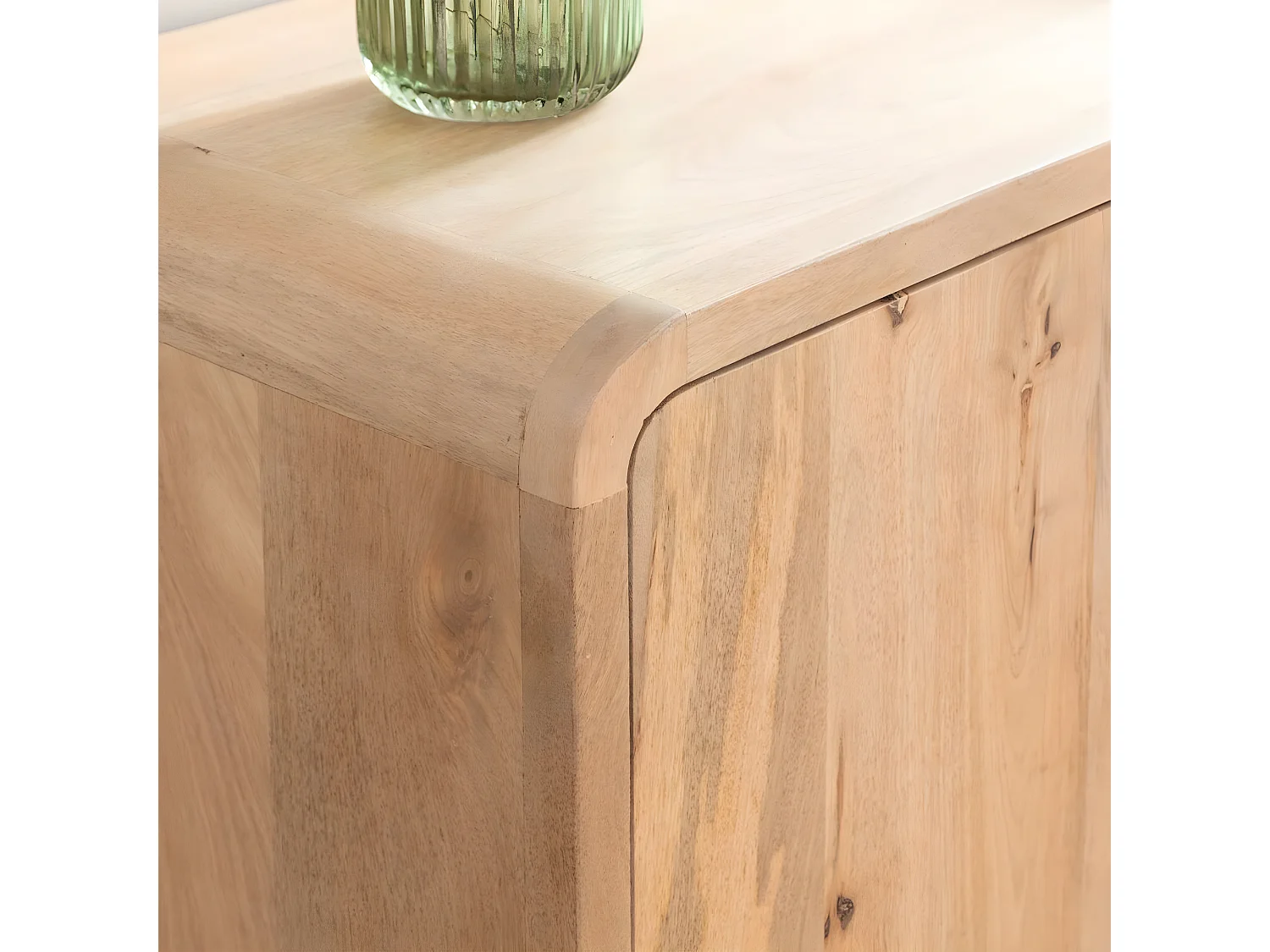 Pequeño aparador en madera de mango Horta