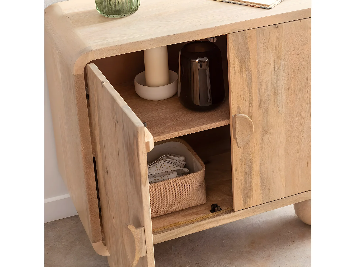 Pequeño aparador en madera de mango Horta