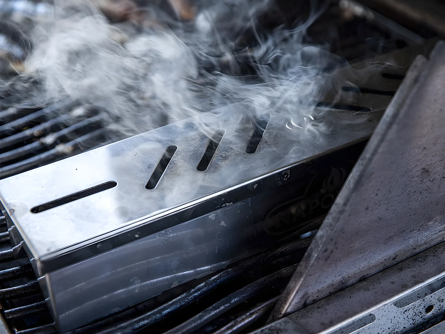 Boitier de fumage pour barbecues à gaz Série Pro, Prestige et Rogue - Napoleon