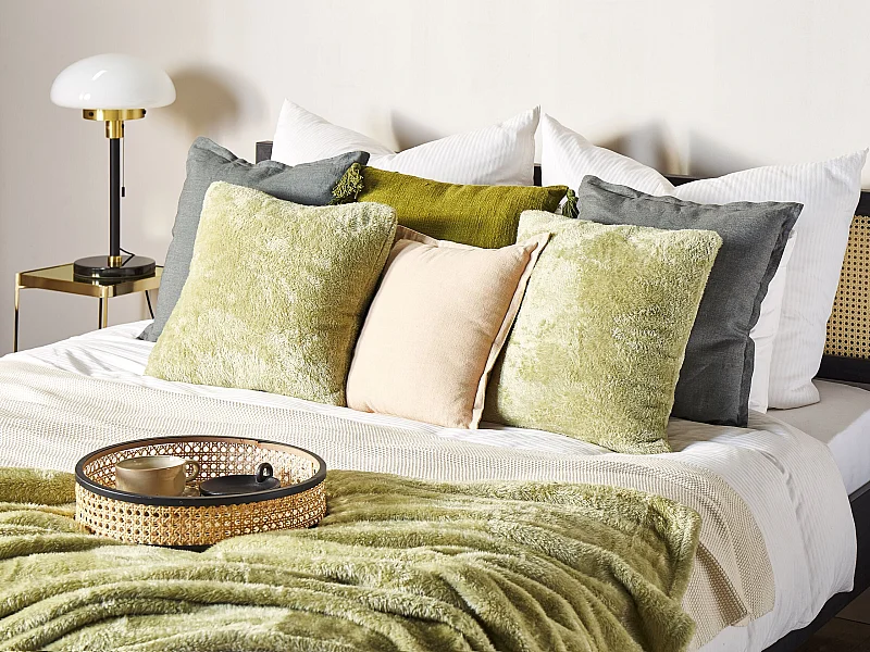 Coussin PILEA Fourrure synthétique 45 x 45 cm Vert clair Unicolore