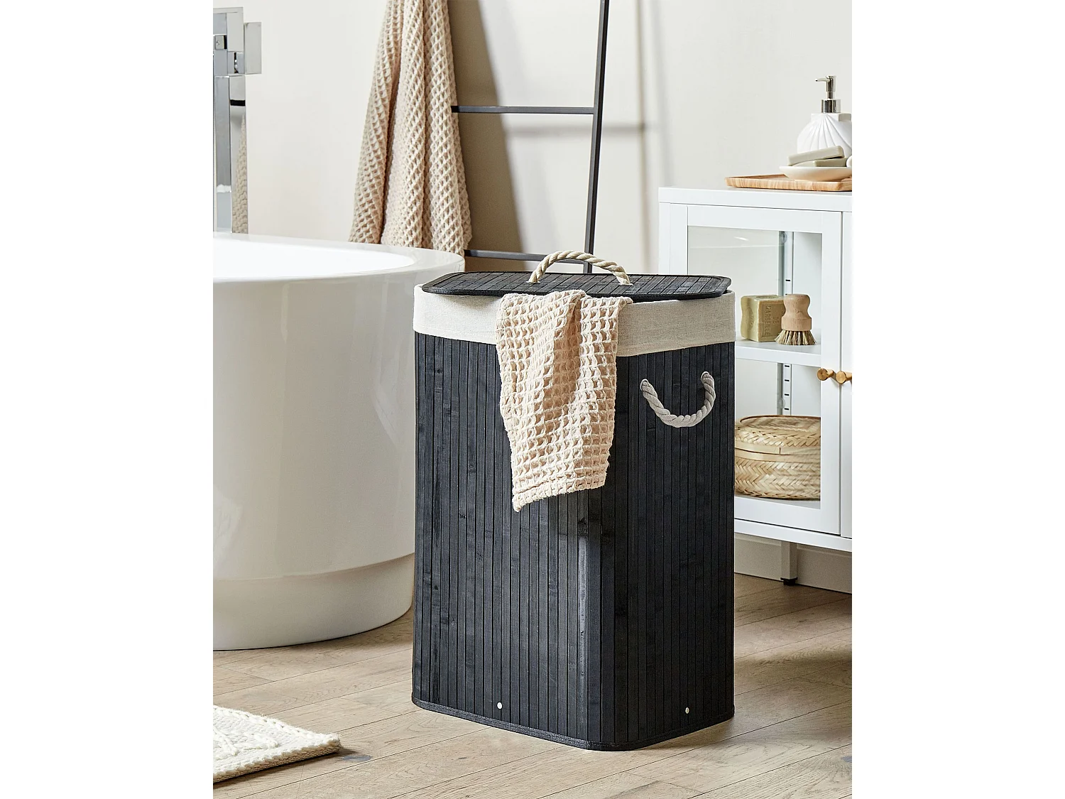 Cesto em madeira de bambu preta e branca 60 cm KOMARI