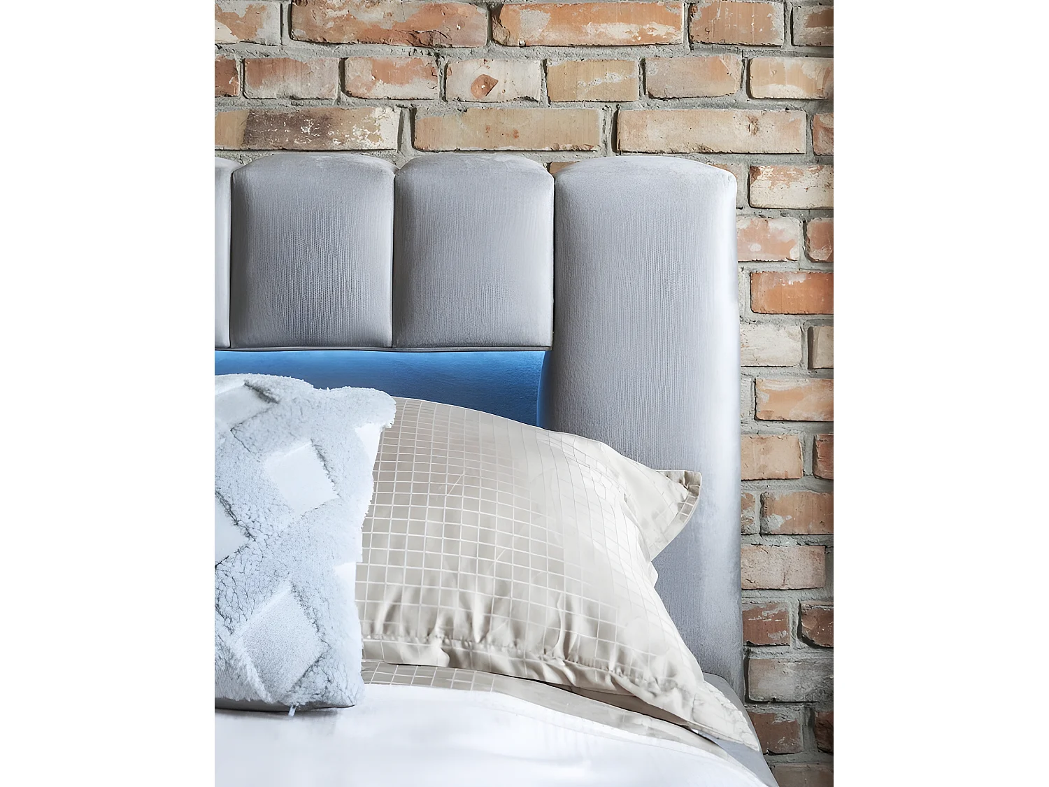 Lit 160x200 rembourré en velours luxe avec coffre et éclairage LED, gris, LANA