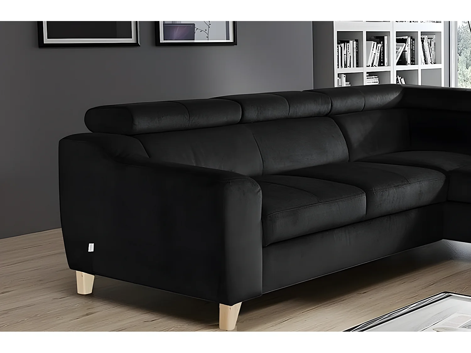 Luxe zwarte fluwelen hoekbank ASHLEY met 5 zitplaatsen, comfortabel en eigentijds