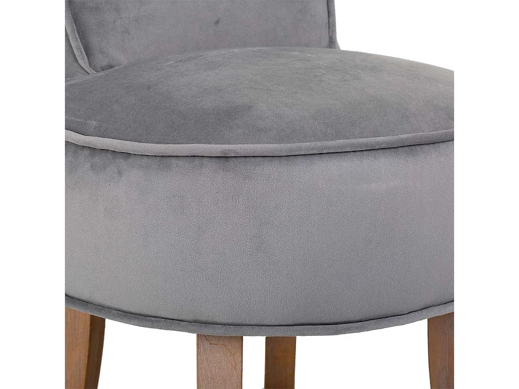 Entree van hout en metaal met een verouderde zwarte afwerking, die een unieke stijl en comfort biedt