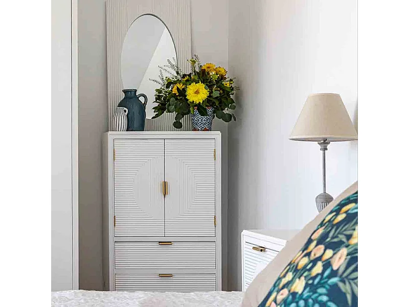 Weißer Holzschrank 62x36,5x118h cm