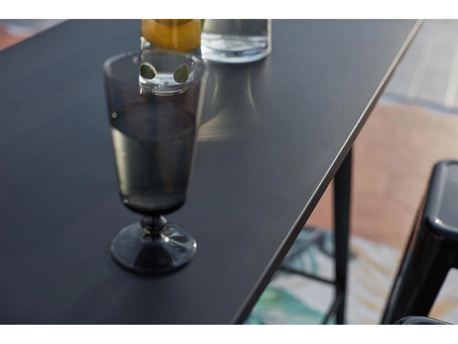 Salon de jardin haut 4 places en métal noir MERIDA