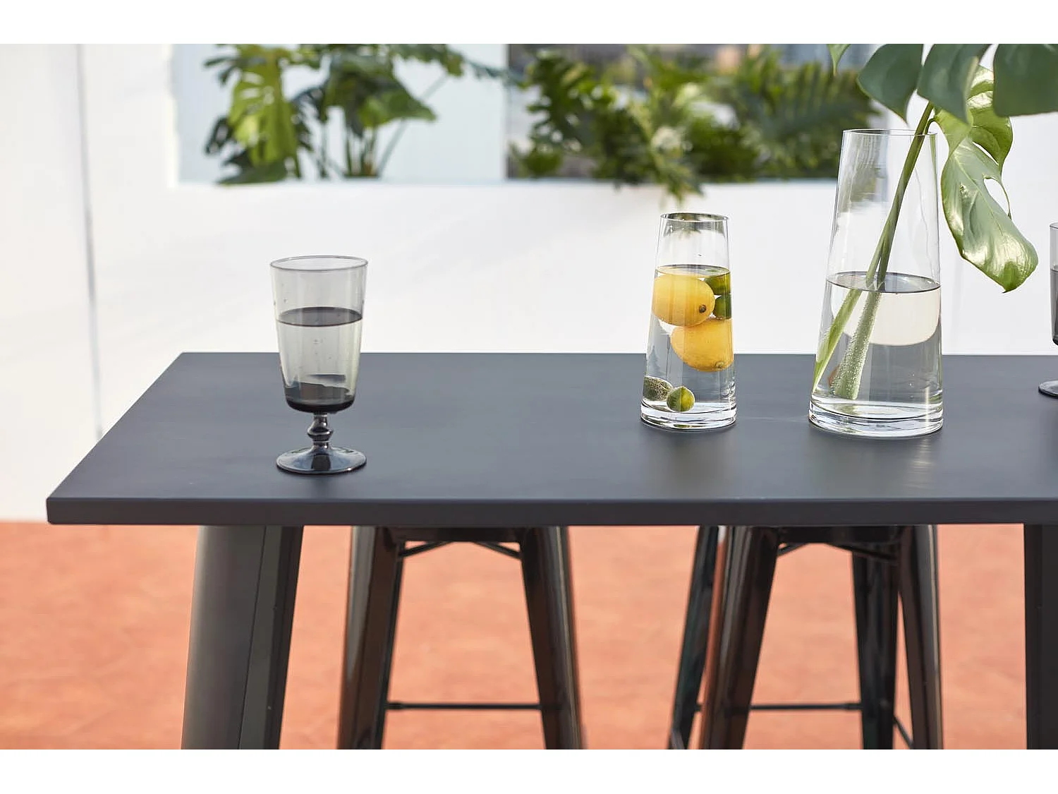 Salon de jardin haut 4 places en métal noir MERIDA