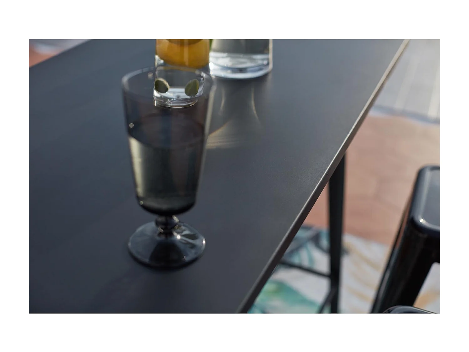 Salon de jardin haut 4 places en métal noir MERIDA