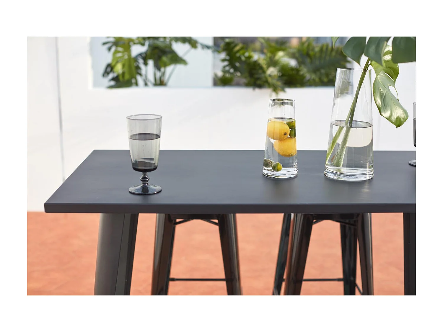 Salon de jardin haut 4 places en métal noir MERIDA