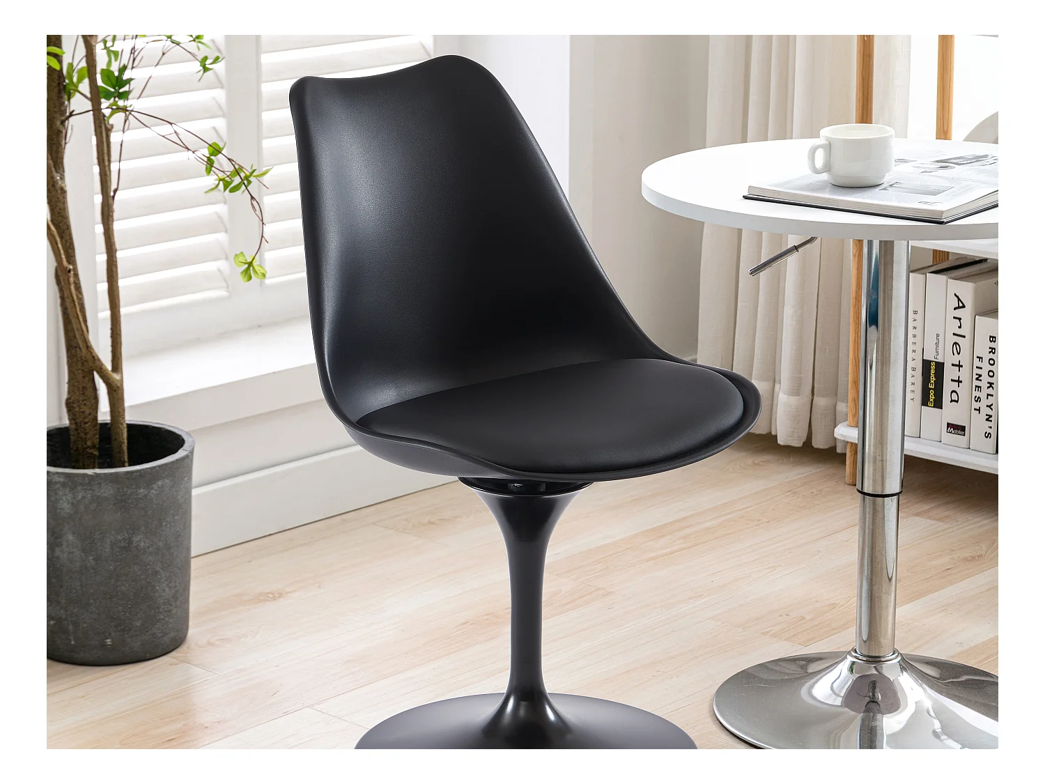 Juego de 2 sillas de polipropileno, piel sintética y metal - Negro - XAFY