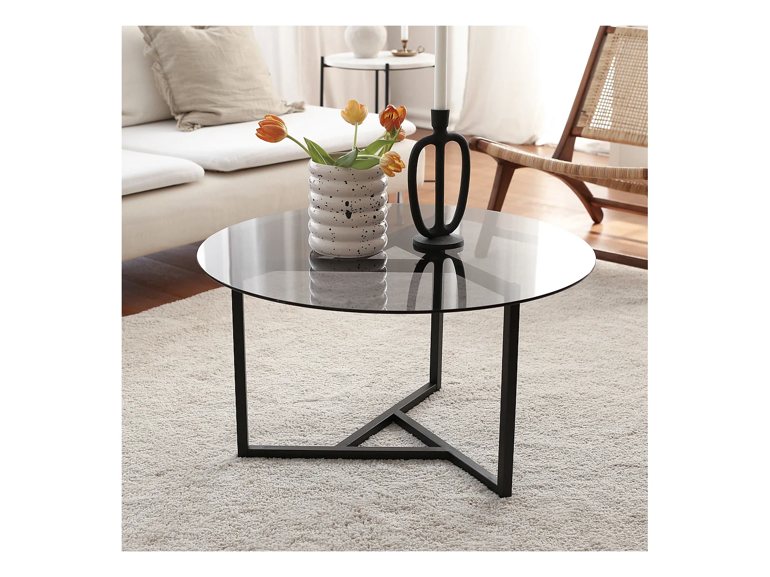 Tables basses rhin ronde structure métallique en couleur noir uni. 75x42x75cm