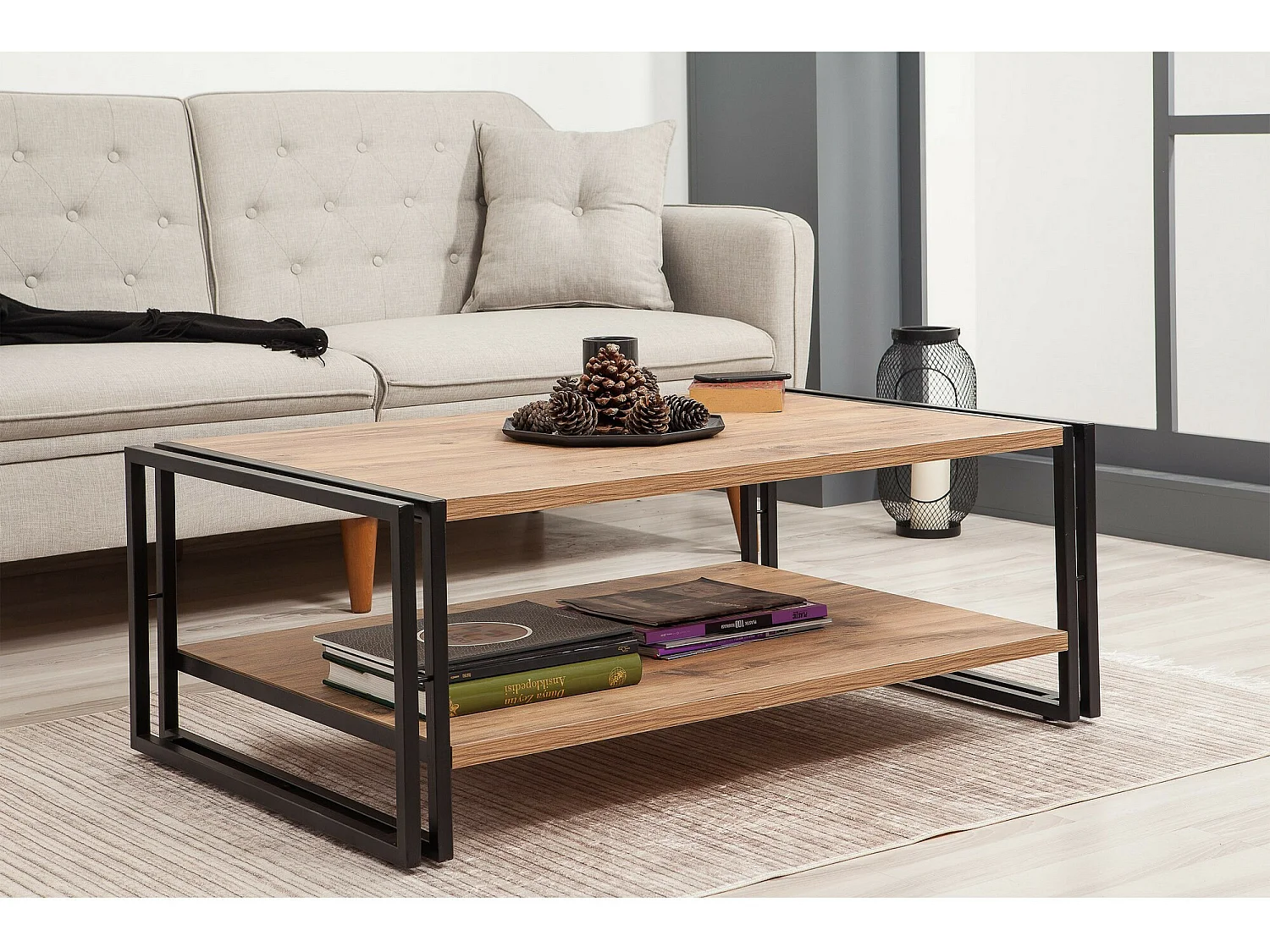 Tables basses tajo, structure et le support fabriquées en métal en couleur pin atlantique noir. 110x40x70cm