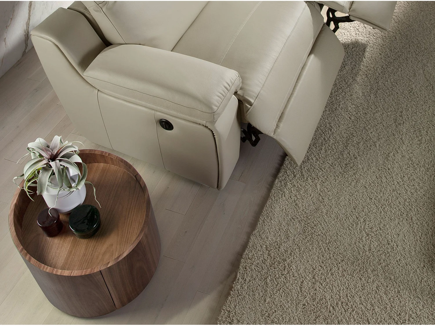 Table de chevet en noyer et acier noir 7130 ANGEL CERDA