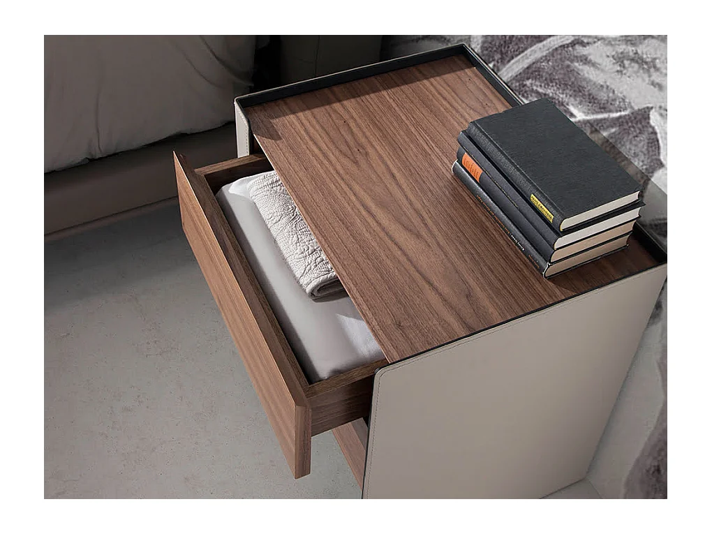 Comodino in ecopelle, noce e acciaio nero