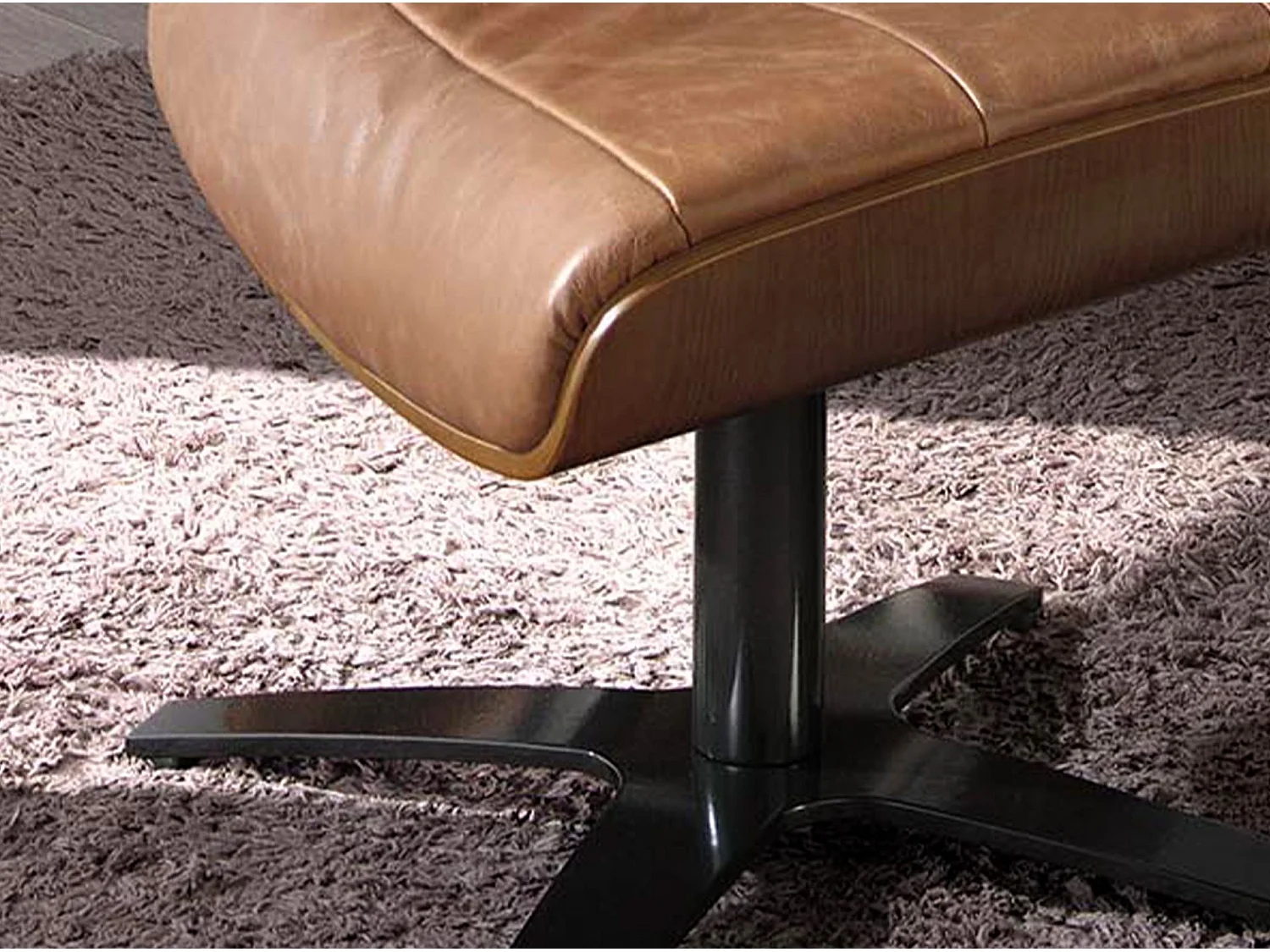 Hocker aus braunem Leder 5084 ANGEL CERDA