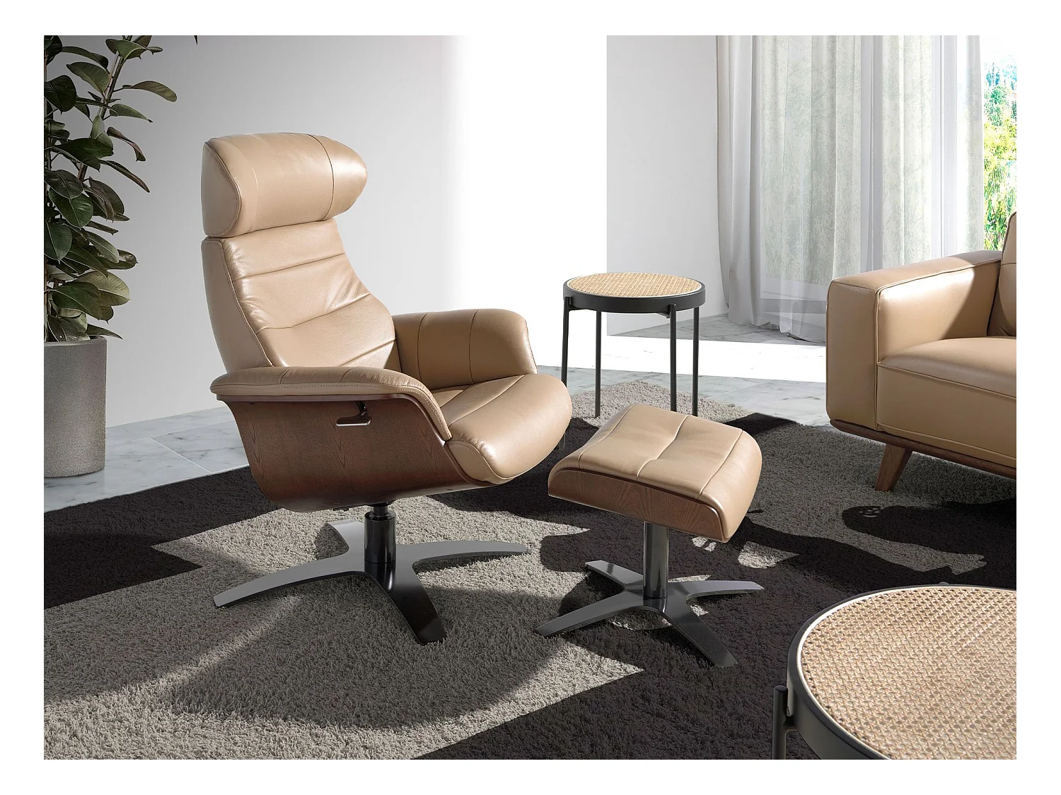 Repose-pieds en cuir sable