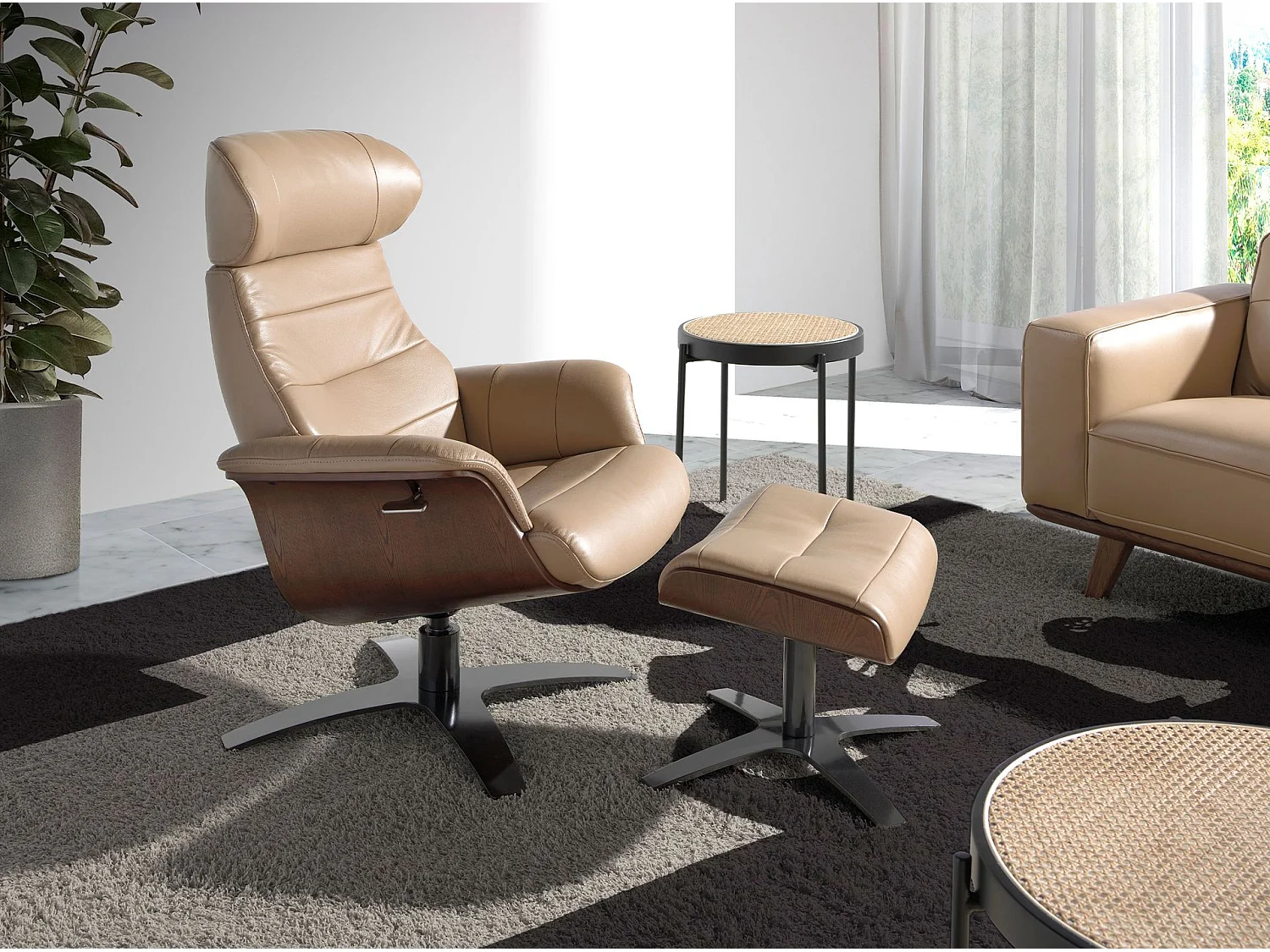 Hocker aus sandfarbenem Leder 5088 ANGEL CERDA