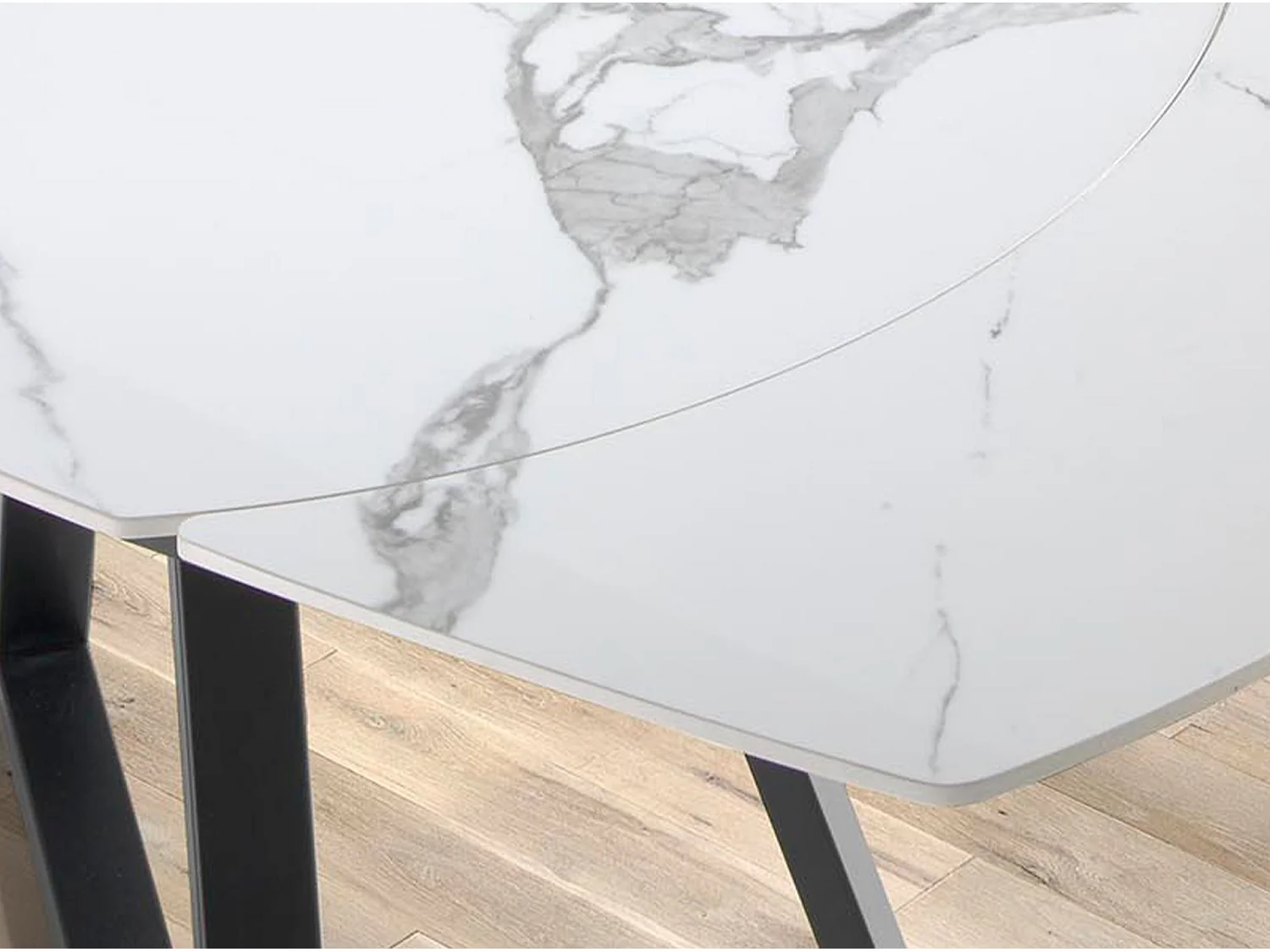 Rozkładany stół do jadalni owalna lufa marmur porcelanowy i stal czarna 1096 ANGEL CERDA