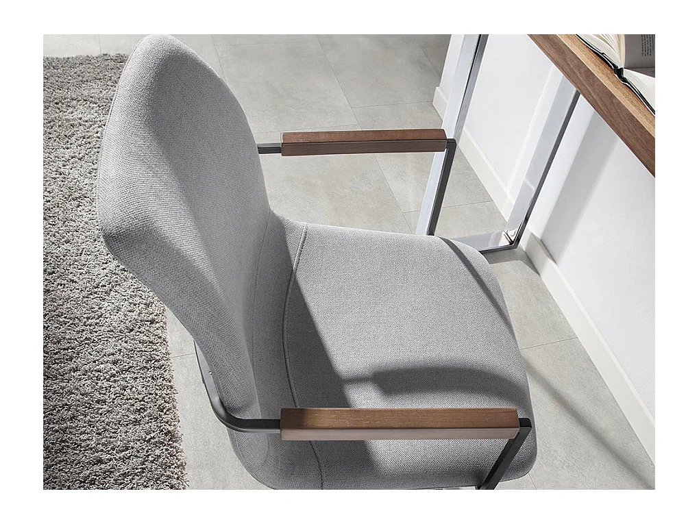 Ciemnoszare krzesło obrotowe z tkaniny