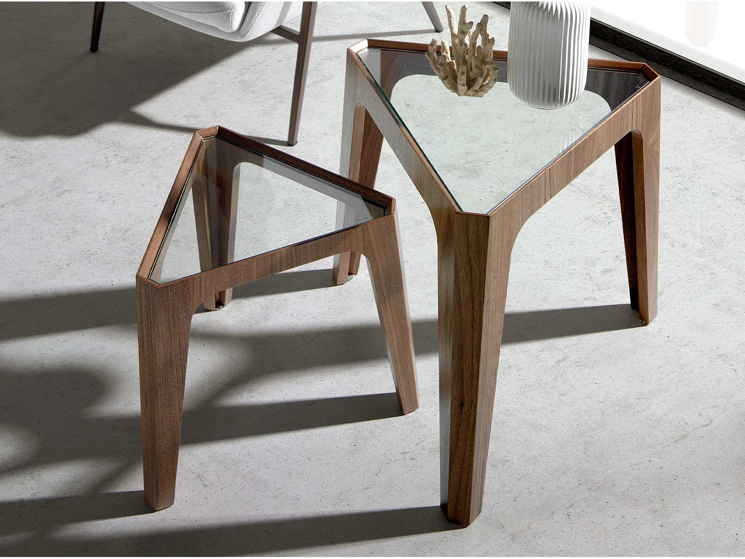 Mesa rincón triangular cristal templado y nogal 2106 ANGEL CERDA