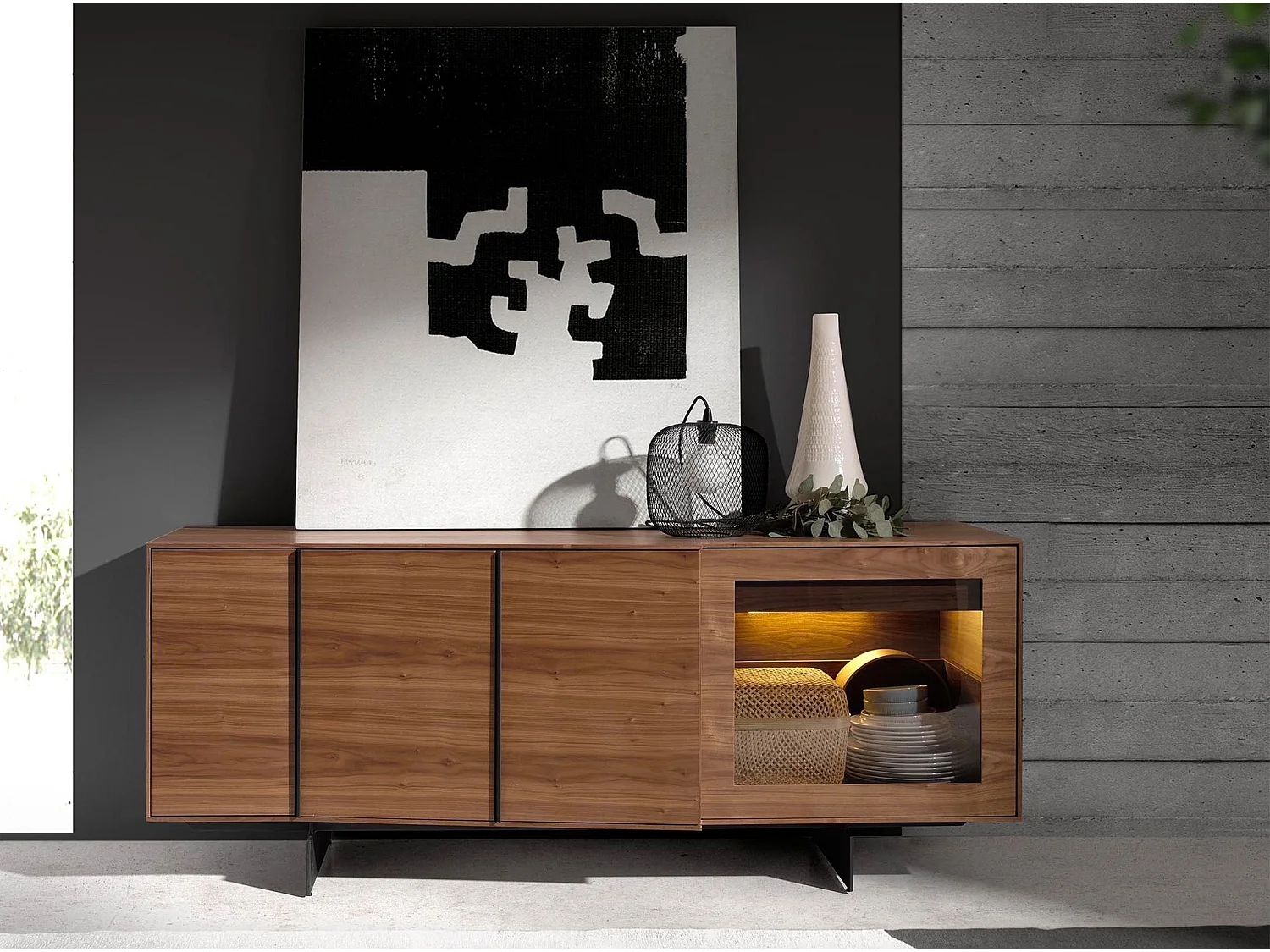 Buffet en noyer et acier noir avec éclairage intérieur 3218 ANGEL CERDA