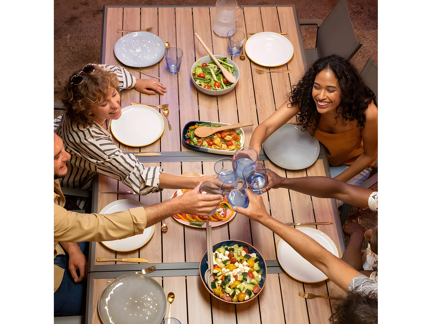 Table Axiome extensible 10p effet bois honey et praline Hespéride