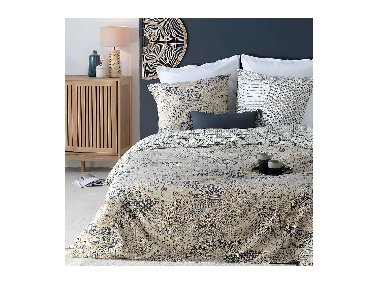 Parure de lit 2 Personnes 240 x 220 cm Housse de couette avec 2 taies Imprimé Naoki