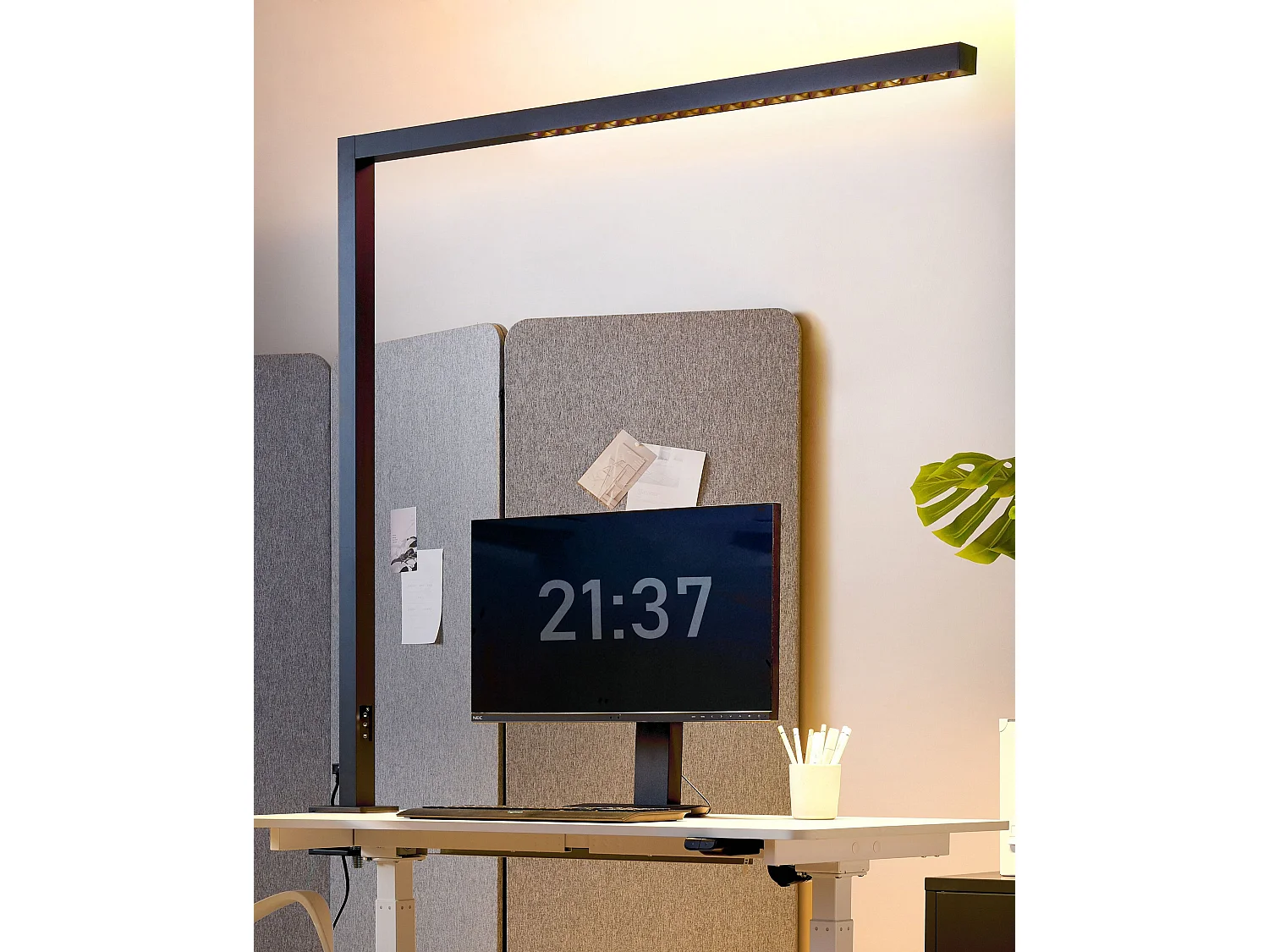 LED vastklembare bureaulamp OCTANT Met bewegingssensor Metaal Zwart