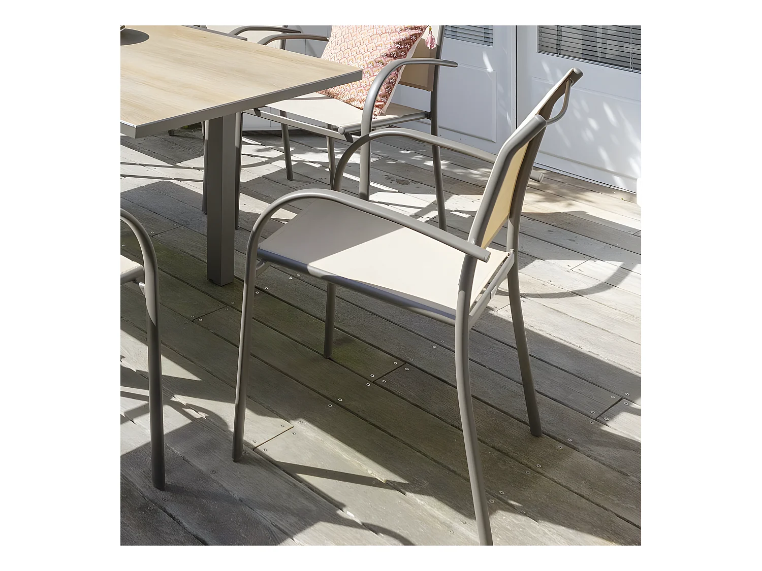 Fauteuil empilable Piazza Hespéride lin/tonka