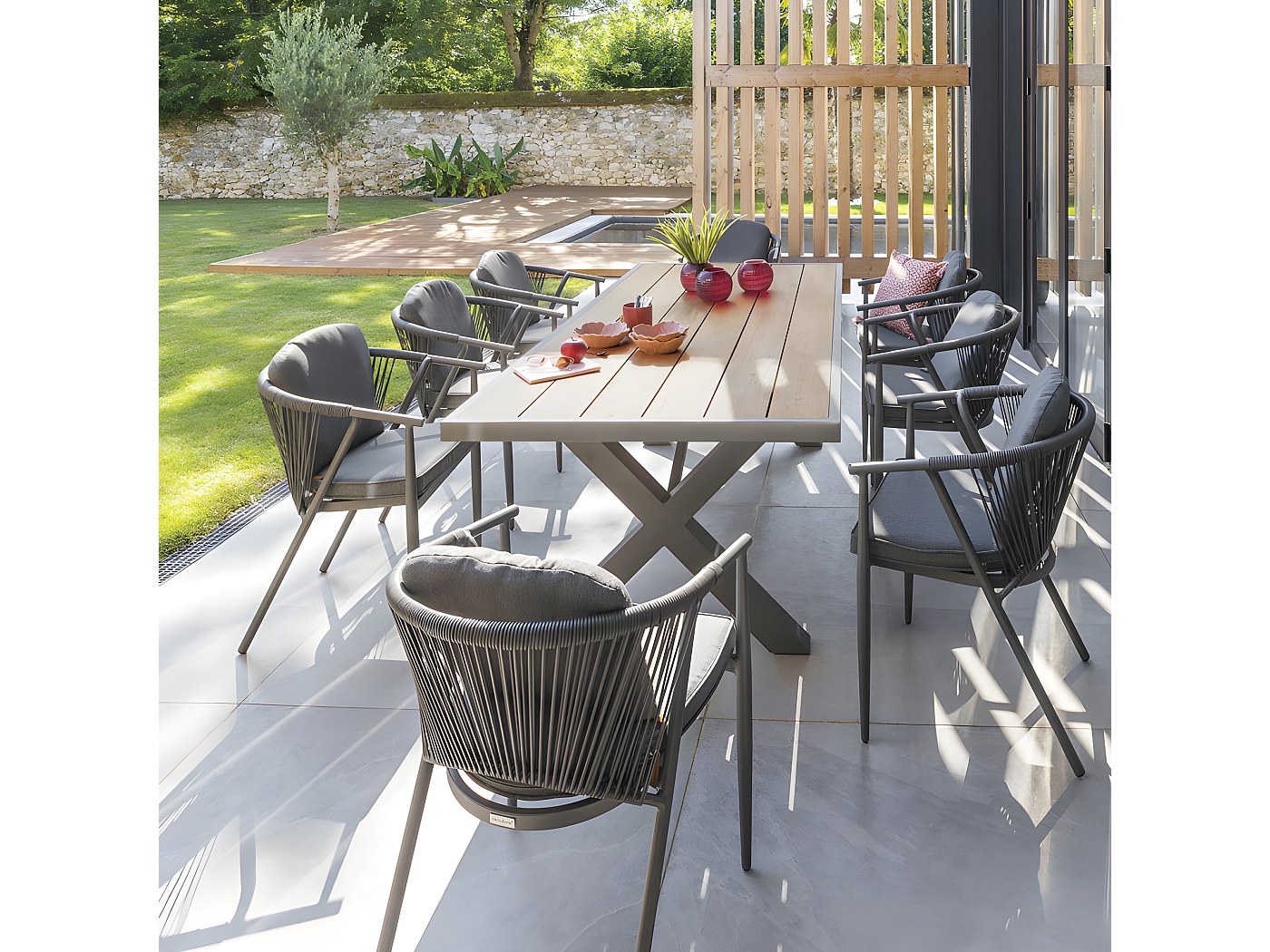 Table extérieure 8 places acacia et aluminium Emperia Hespéride - Noir ...