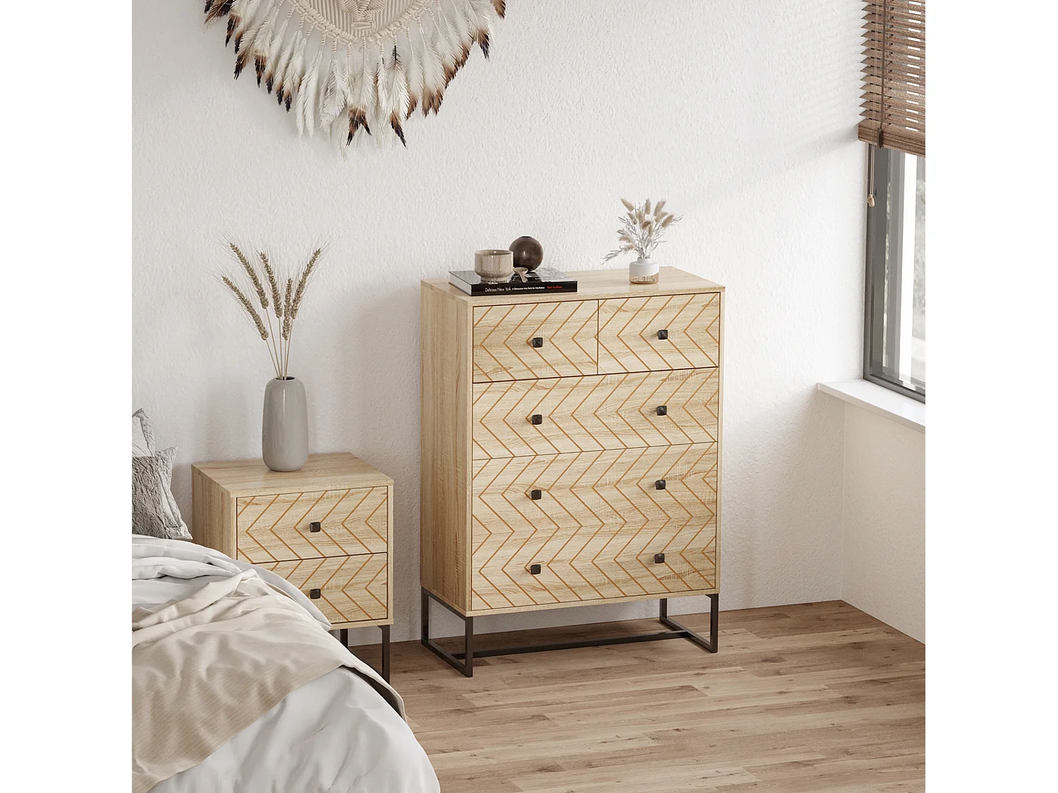 Commode design style graphique façades tiroirs à chevrons - 5 tiroirs - piètement métal noir panneaux aspect chêne clair