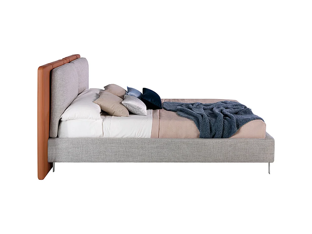 Letto in tessuto ed ecopelle con gambe in acciaio   7123 ANGEL CERDA