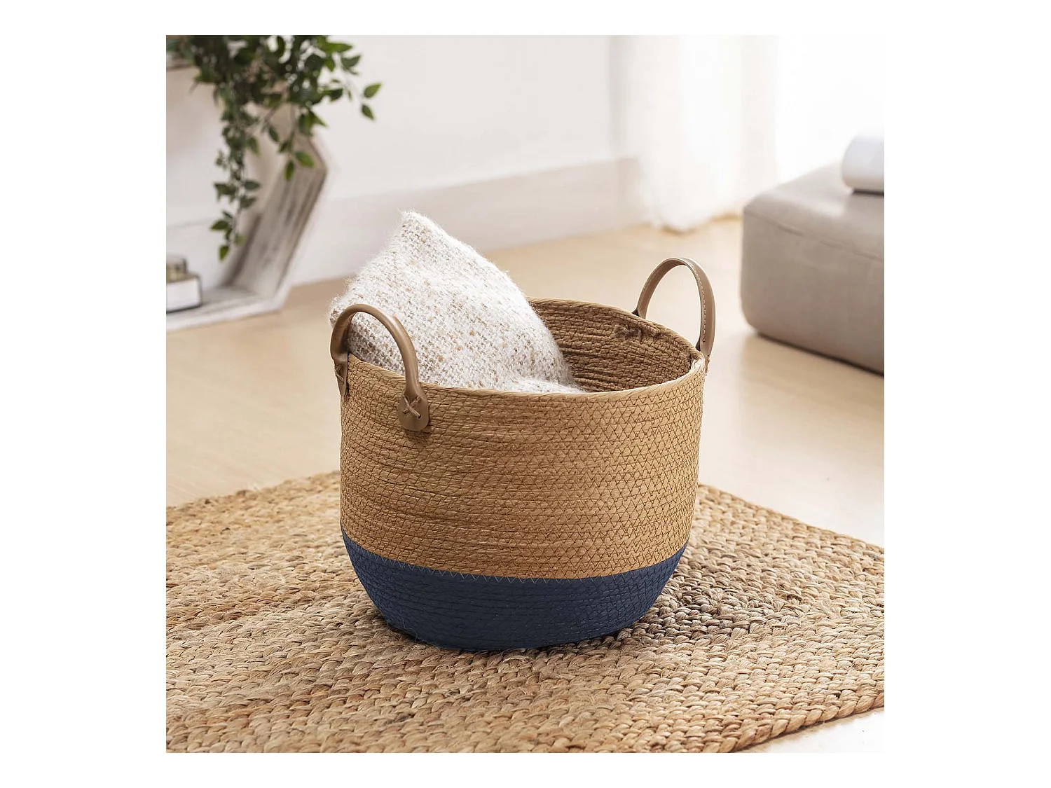 Conjunto de 3 cestas Tecla de fibra natural com alças, azul/natural.