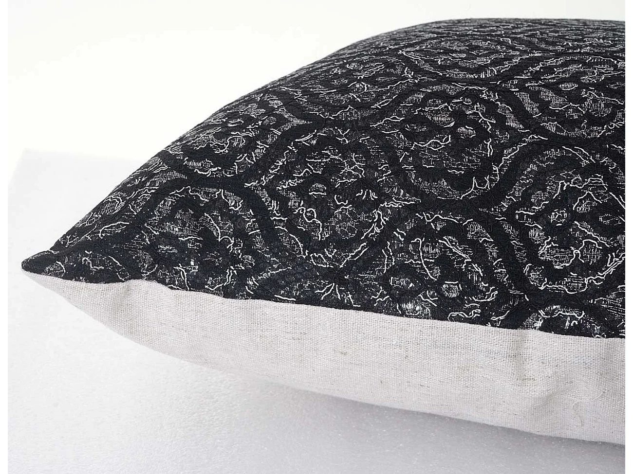 Coussin noir/gris brillant 45x45 grise 45 x 45 x 5 cm DEC04071