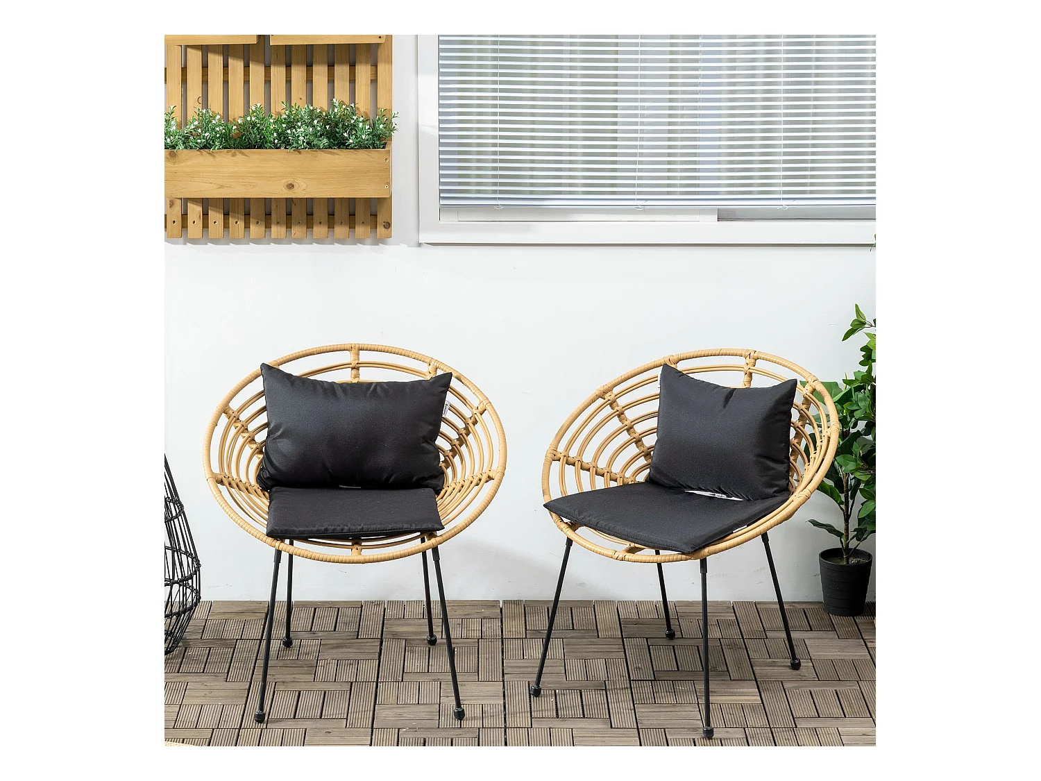 Lot de 2 chaises de jardin style colonial coussins noirs inclus résine tressée et filaire aspect rotin