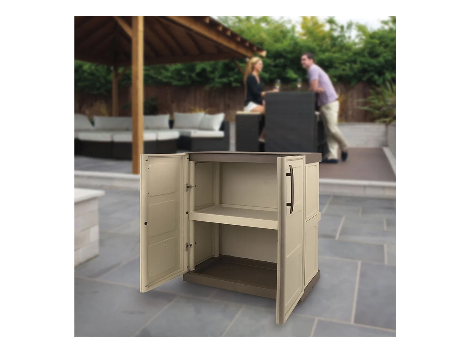 Armoire à hauteur moyenne en polypropylène, matériau écologique recyclable et durable, est équipé de charnières en acier et d'étagère réglable